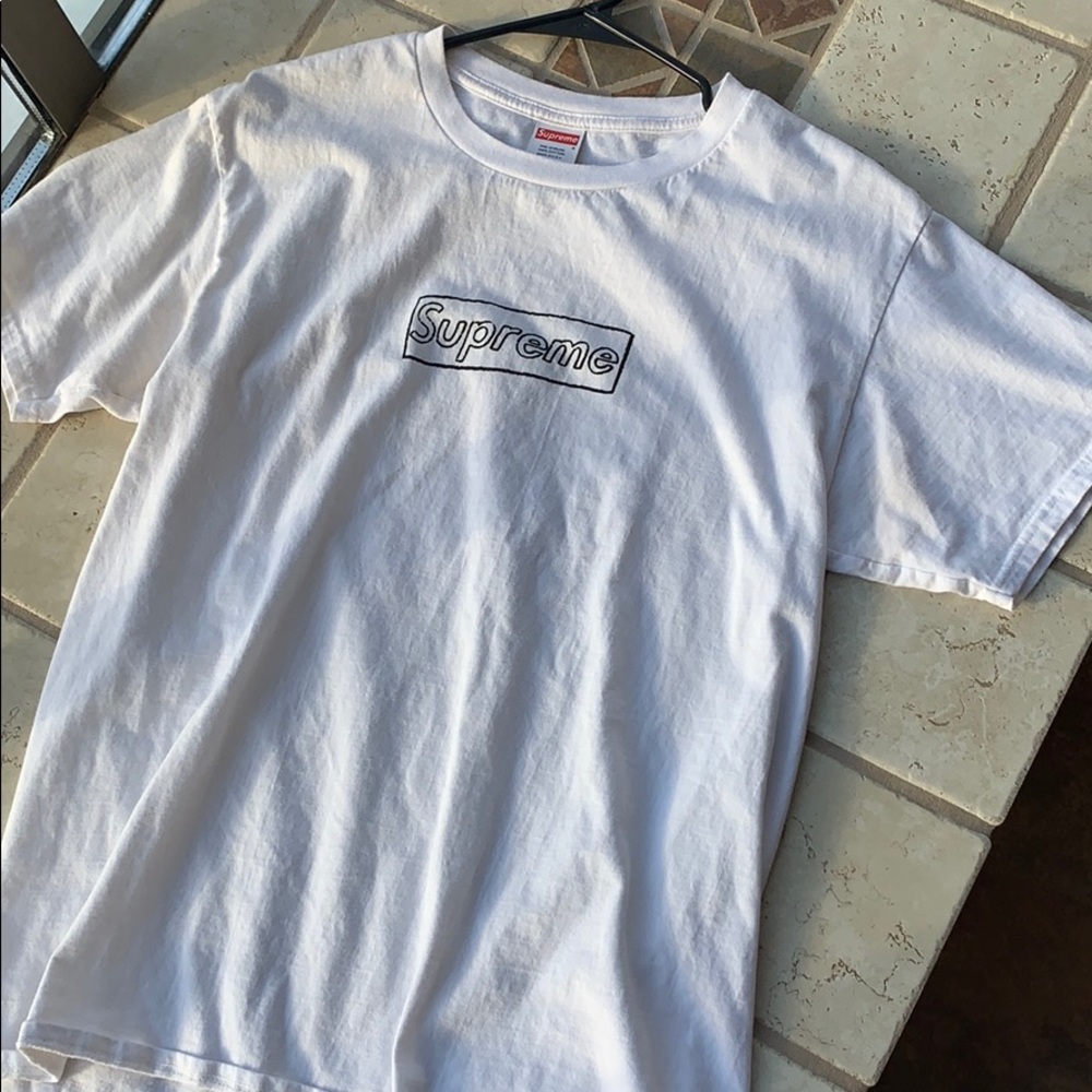 🔥 Supreme x KAWS BOGO T-Shirt Size Large 🔥